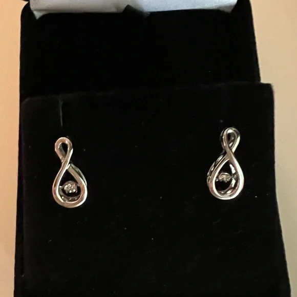 Dancing Diamond Earrings - Picture 5 of 7